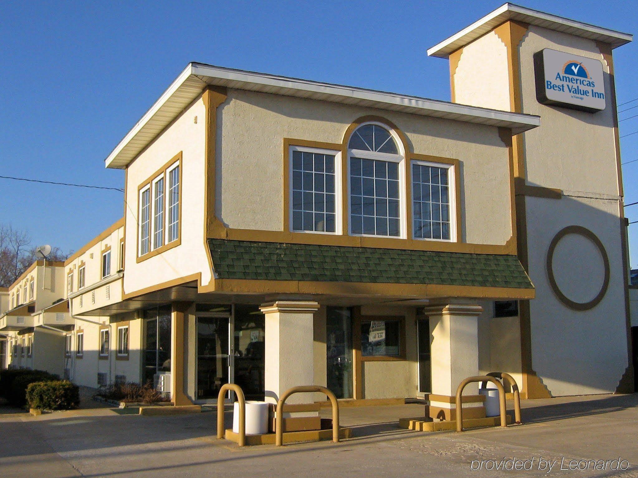 Americas Best Value Inn Macomb Екстер'єр фото