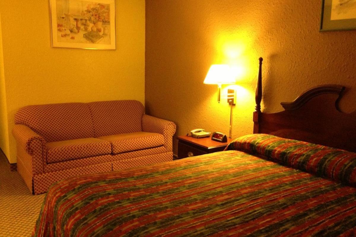 Americas Best Value Inn Macomb Екстер'єр фото