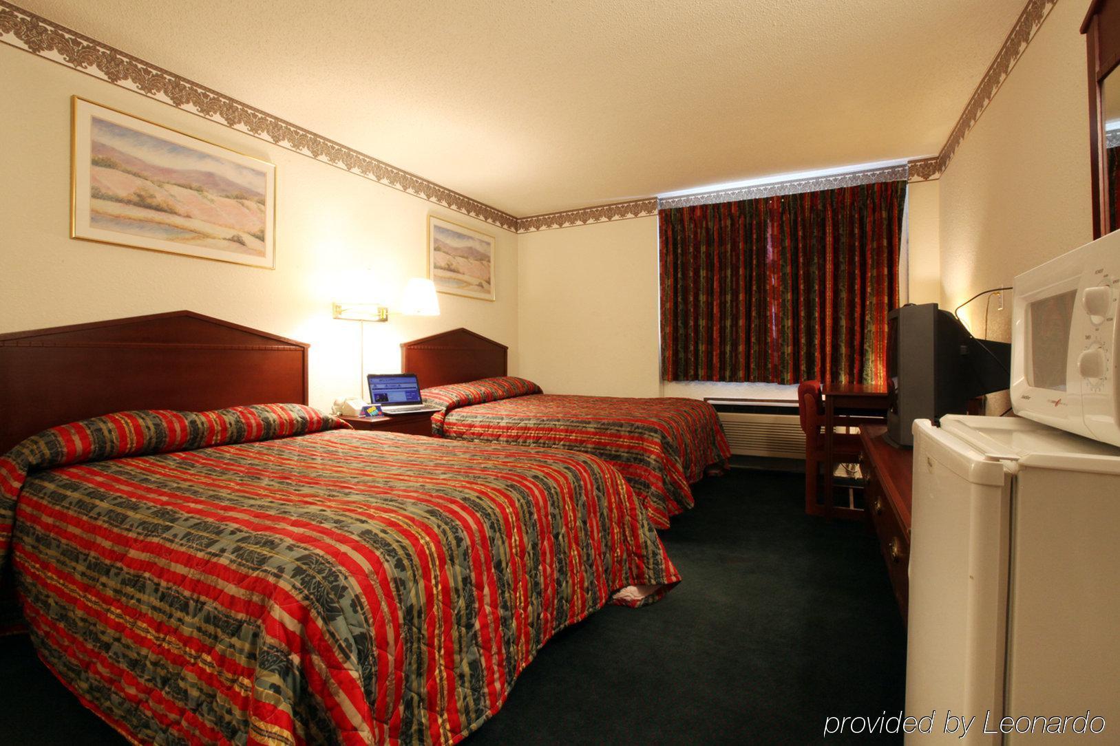 Americas Best Value Inn Macomb Номер фото